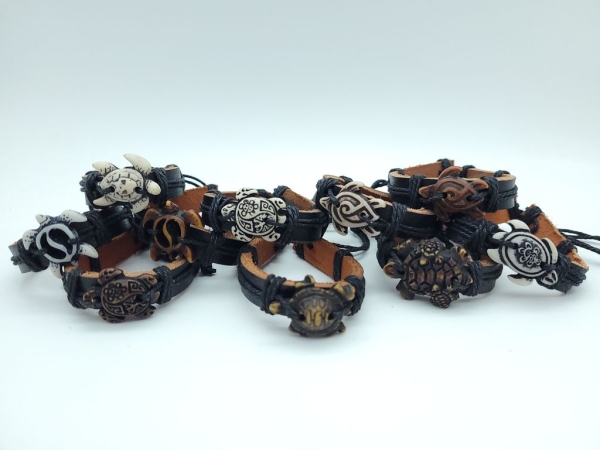 Schildkröten Tiki Kunstleder Armband schwarz